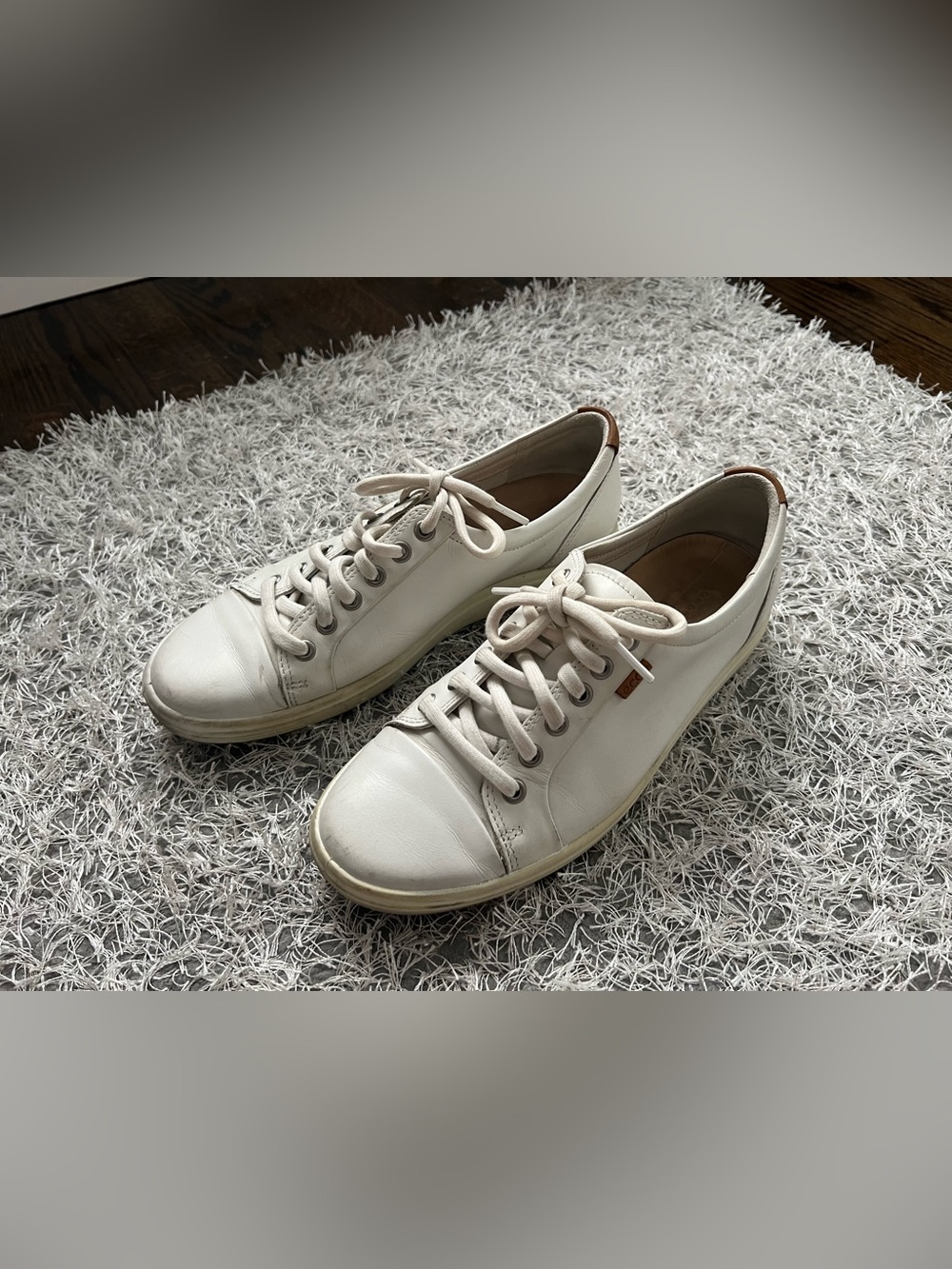 Ecco Women’s Cream Leather Lace-Up Sneakers with Tan Heel Accent Size 9-9.5